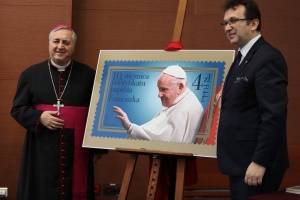 prezentacja znaczka z papieżem franciszkiem